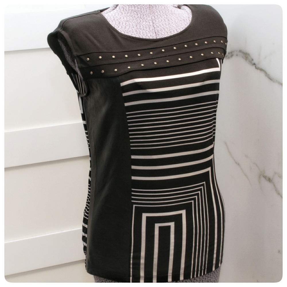 NWT-Calvin Klein sleeveless top XS/S